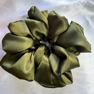 Set 3 piecesGreen olive fall colors and gold ,elegant Scrunchie